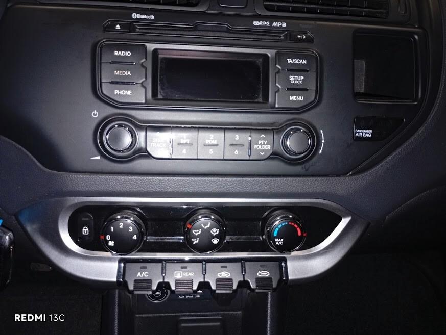 Kia Rio del 2014 BENZINA / GPL FINO AL 2034