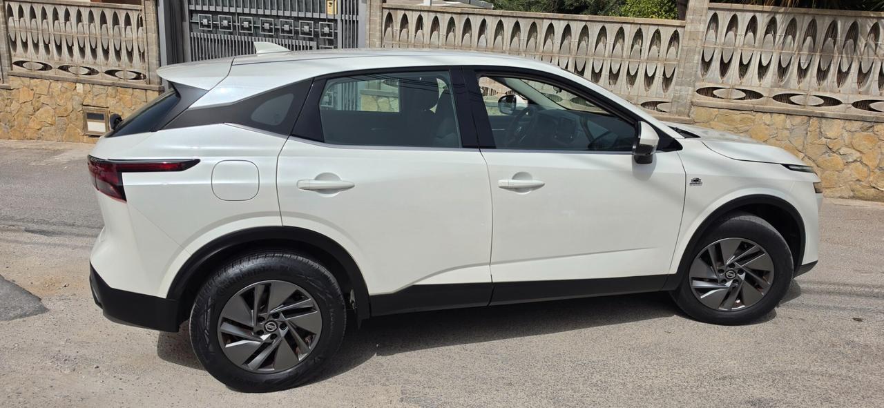 Nissan Qashqai MHEV 140 CV Business