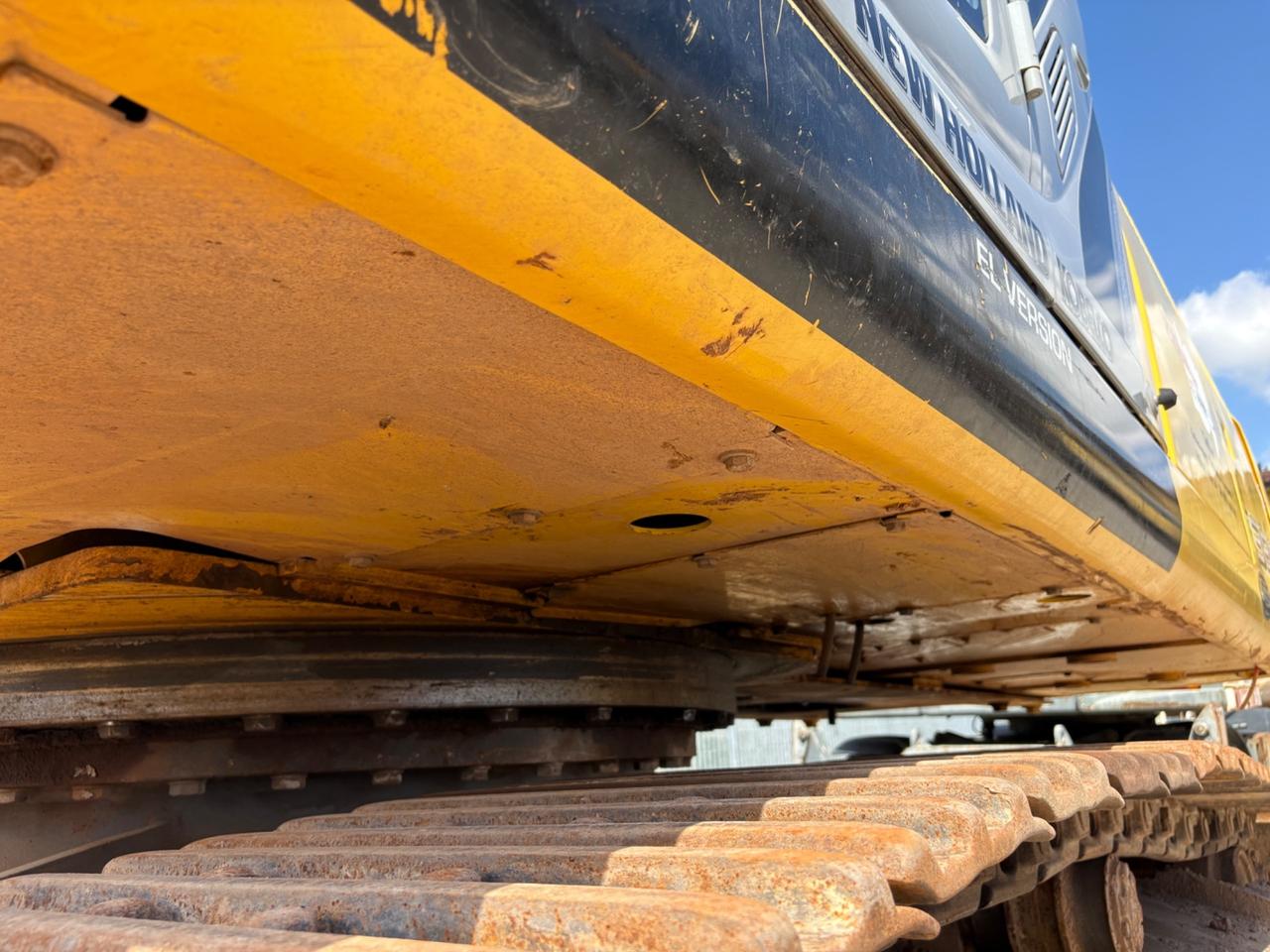 Escavatore New Holland E385B