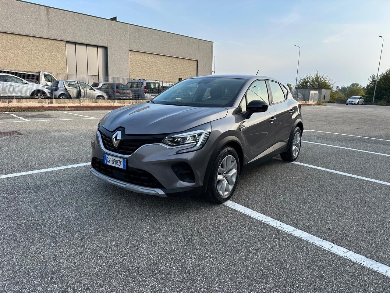Renault Captur Plug-in Hybrid E-Tech 160 CV Initiale Paris