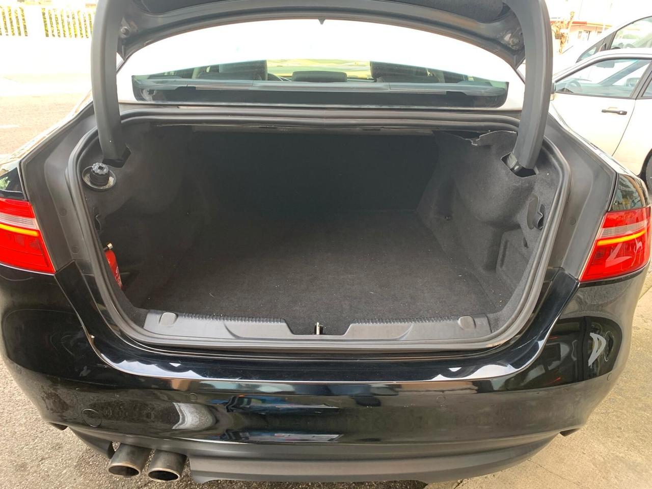 Jaguar XE 2.0 D 180 CV autom. Ok catena