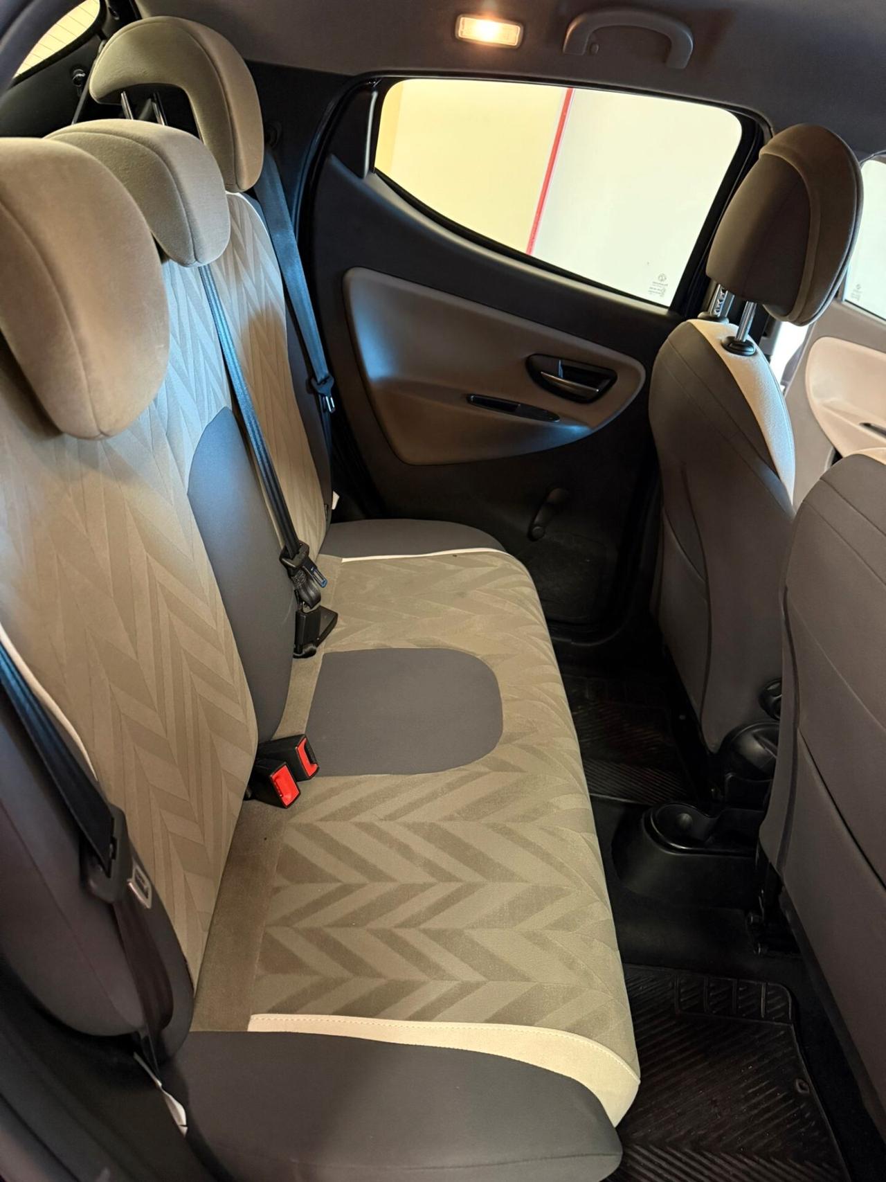 Lancia Ypsilon 1.2 69 CV 5 porte GPL Ecochic Gold