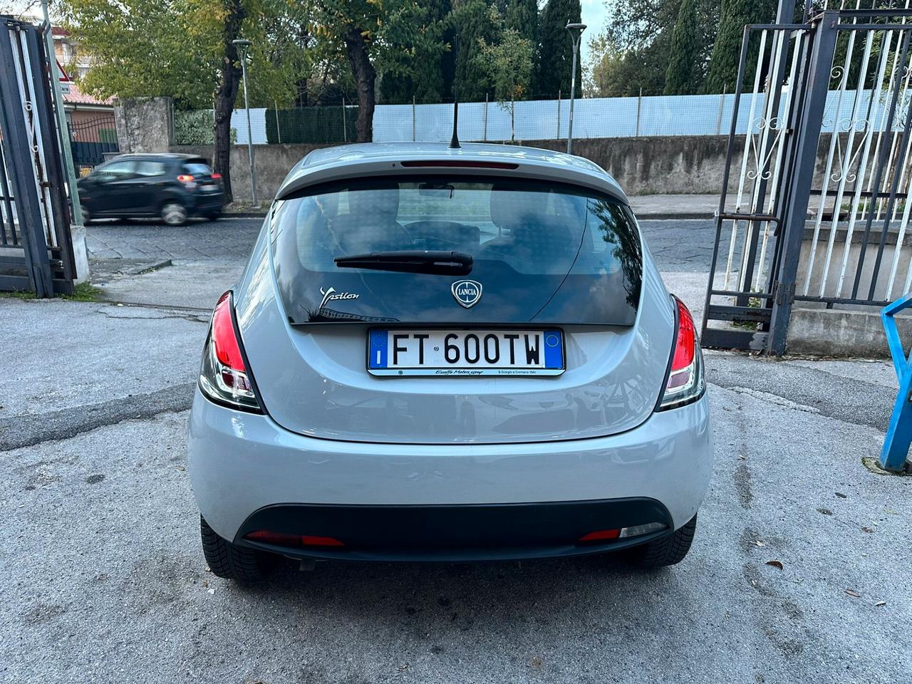 Lancia Ypsilon 1.2 69 CV 5 porte GPL Ecochic Elefantino Blu