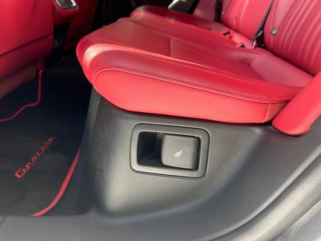 MASERATI Grecale MHEV 330 CV AWD Modena tetto da?529,00 mensili
