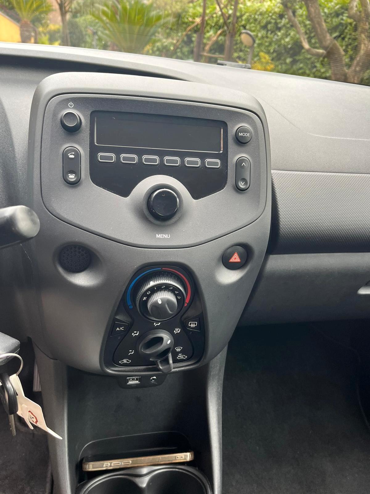 Toyota Aygo X 1.0 VVT-i 72 CV 5 porte Trend S-CVT BICOLORE