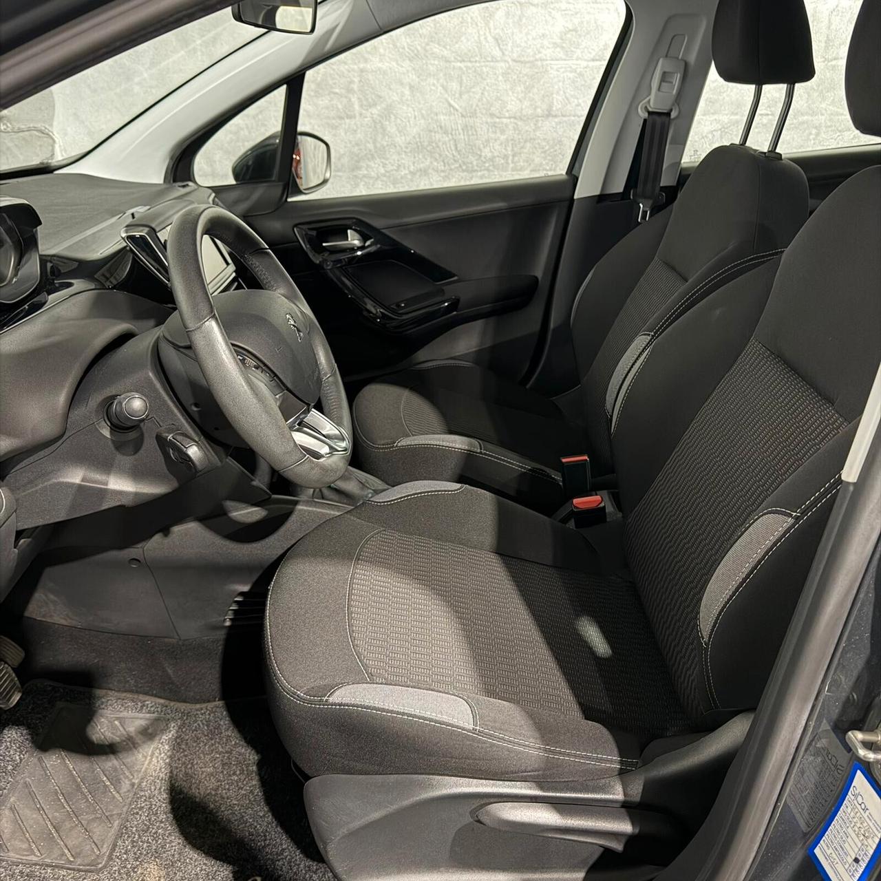 Peugeot 208 1.2 BENZINA NEOPATENTATI EURO 6