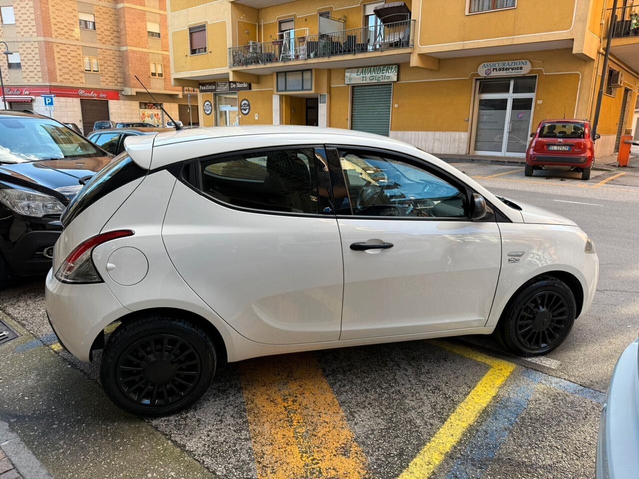 Lancia Ypsilon 1.2 69 CV 5 porte GPL Ecochic Gold