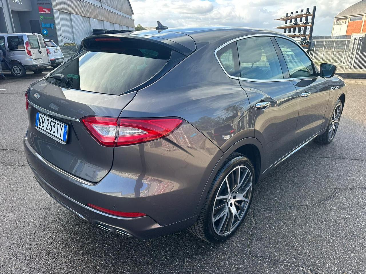 Maserati Levante V6