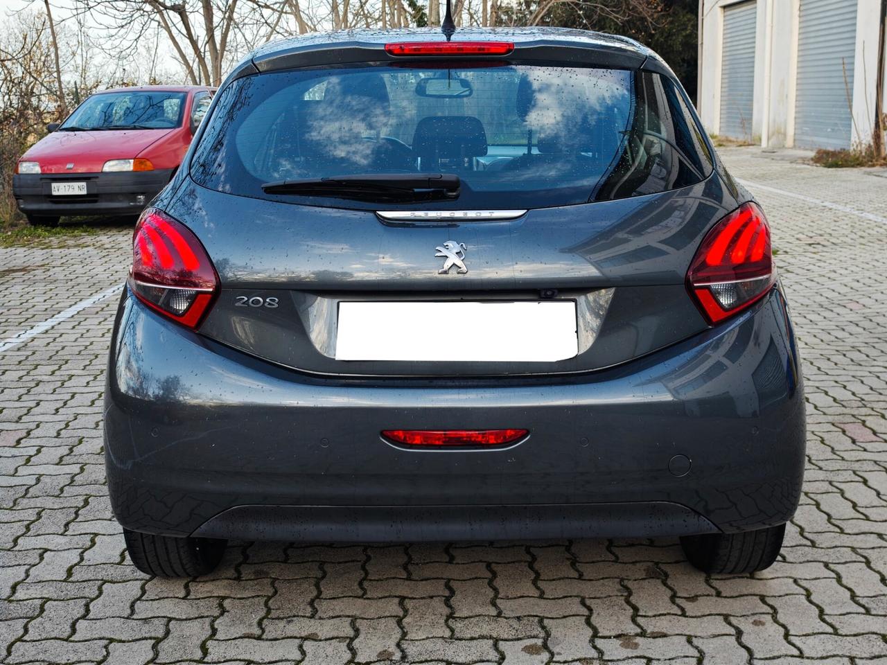 Peugeot 208 1.6 HDi 75CV