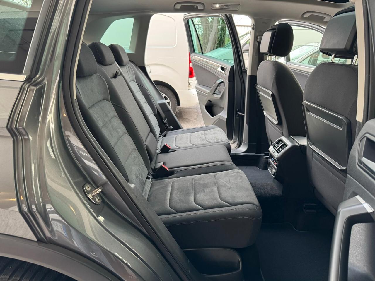 Volkswagen Tiguan 2.0tdi DSG R-Line 4M GARANZIA24M