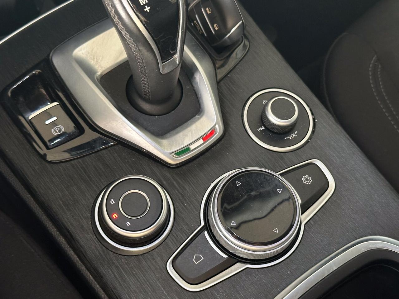 Alfa Romeo Stelvio 2.2 Turbodiesel 190 CV AT8 Q4 Business