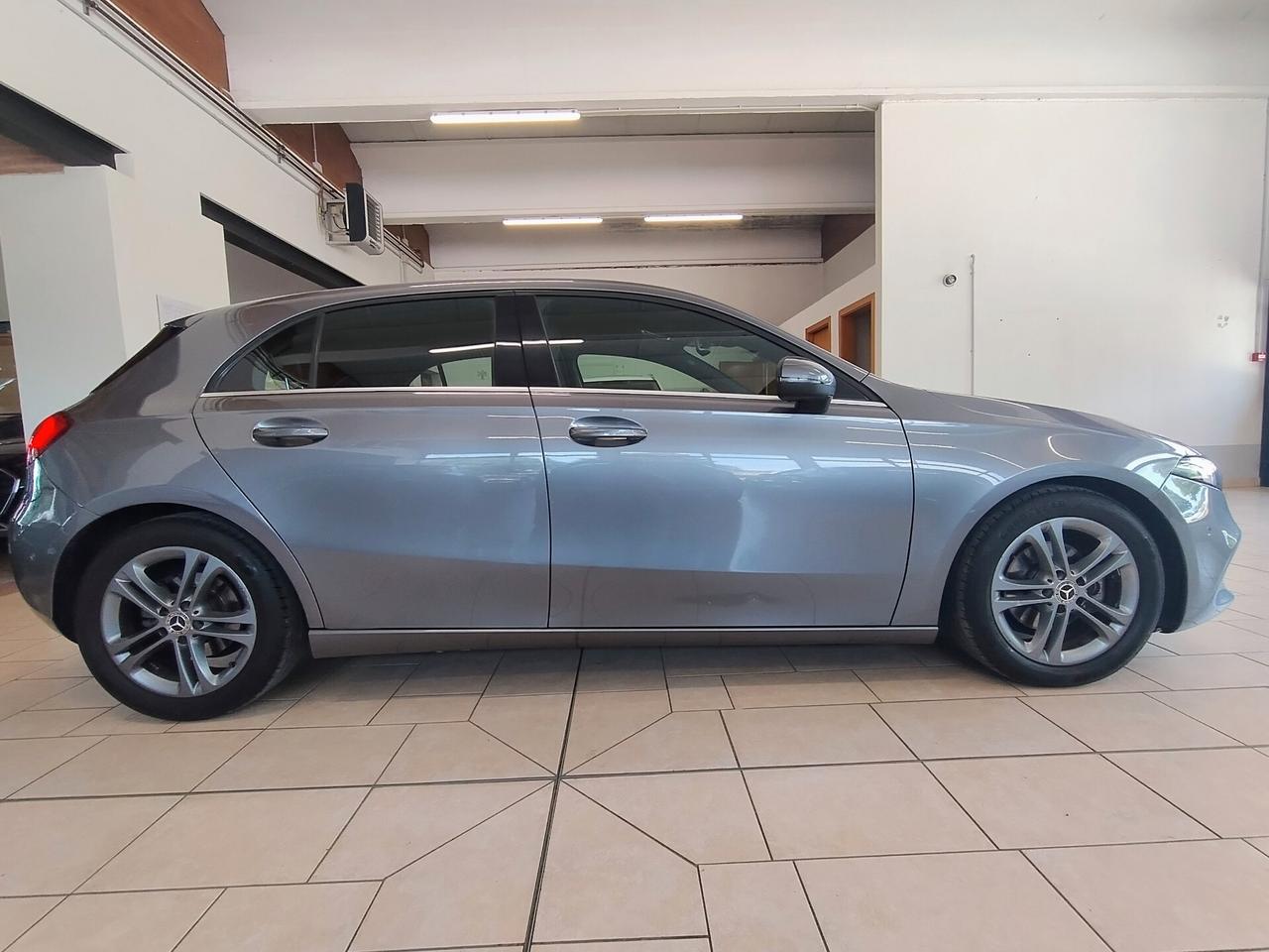 MERCEDES A180d Automatic Sport NAVI LED