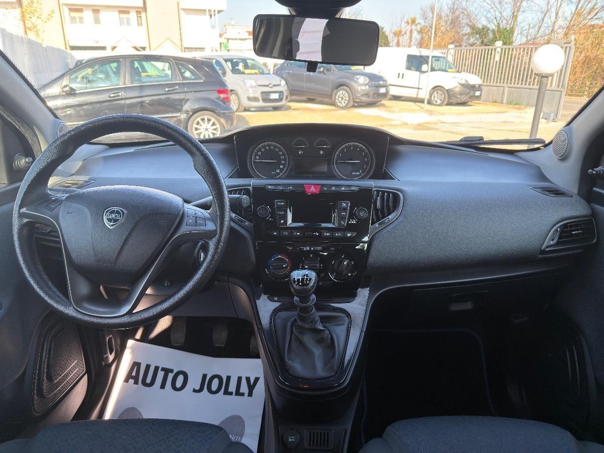 Lancia Ypsilon 1.0 FireFly 5 porte S&S Hybrid Silver