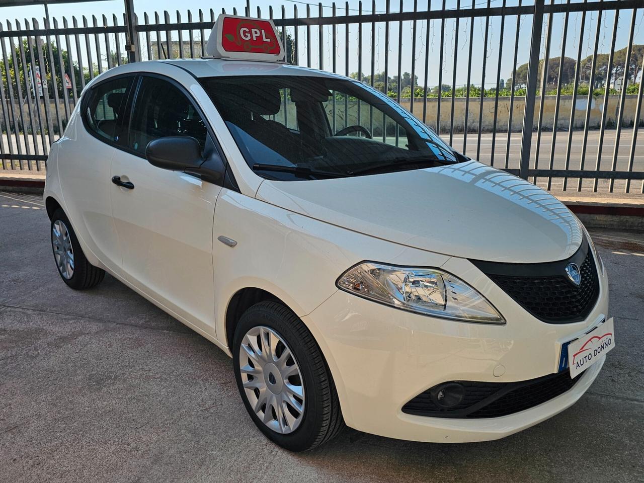 Lancia Ypsilon 1.2 GPL Ecochic Elefantino Blu 5P