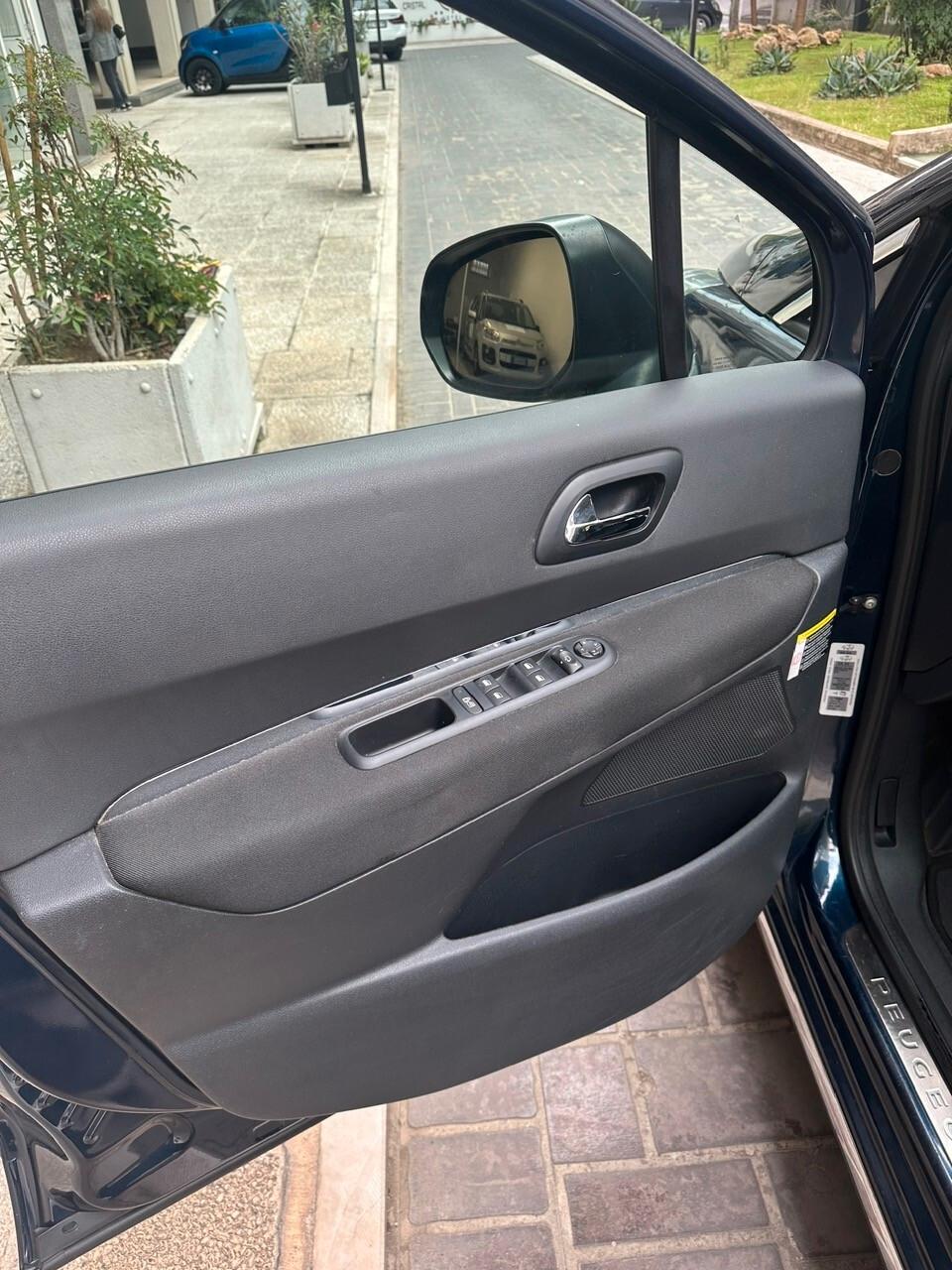 Peugeot 3008 1.6 HDi 110CV Outdoor