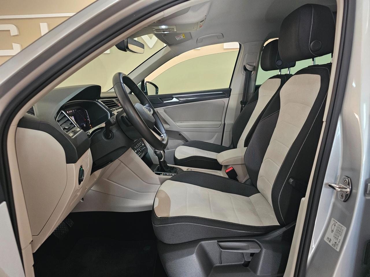 Volkswagen Tiguan 2.0 TDI 150 CV SCR DSG Elegance