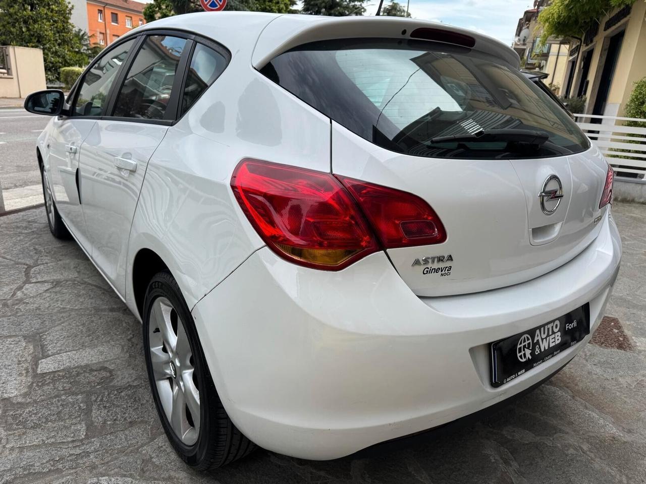 OPEL ASTRA 1.7 CDTI 110cv 5p COSMO NEOPATENT