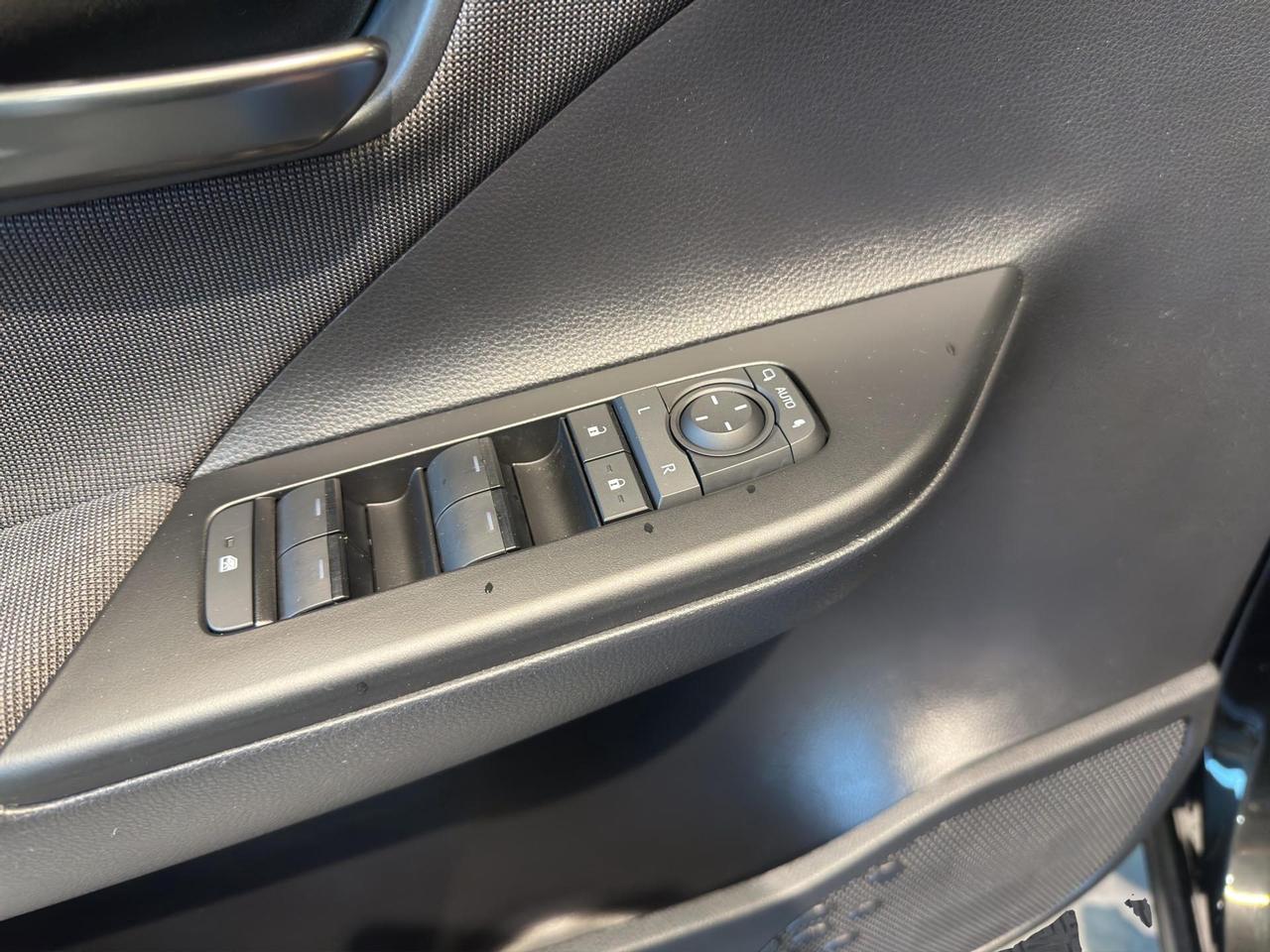 Toyota C-HR 2.0 phev Trend fwd e-cvt