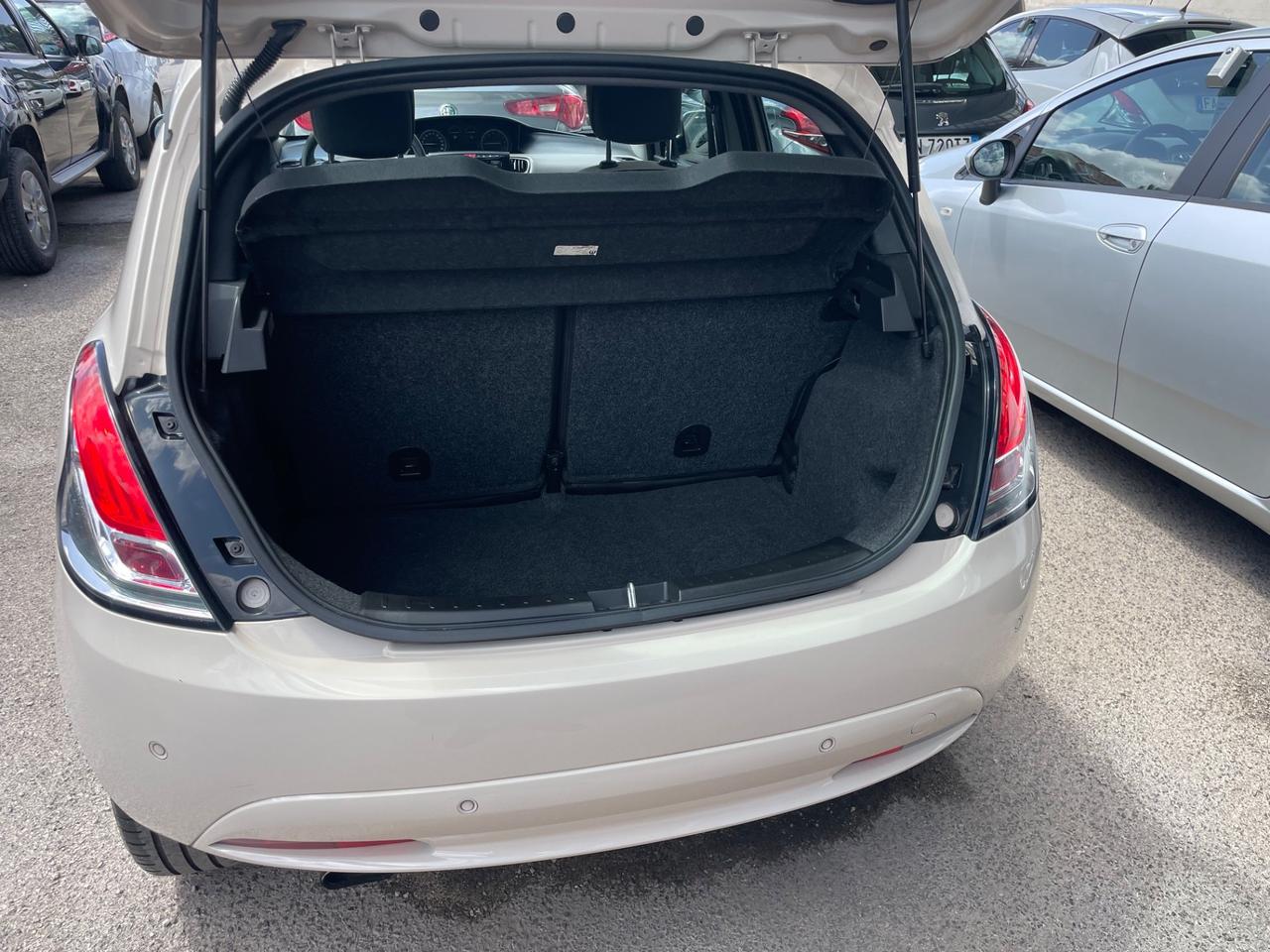 LANCIA YPSILON 900 BENZINA 85 (CV) 2017