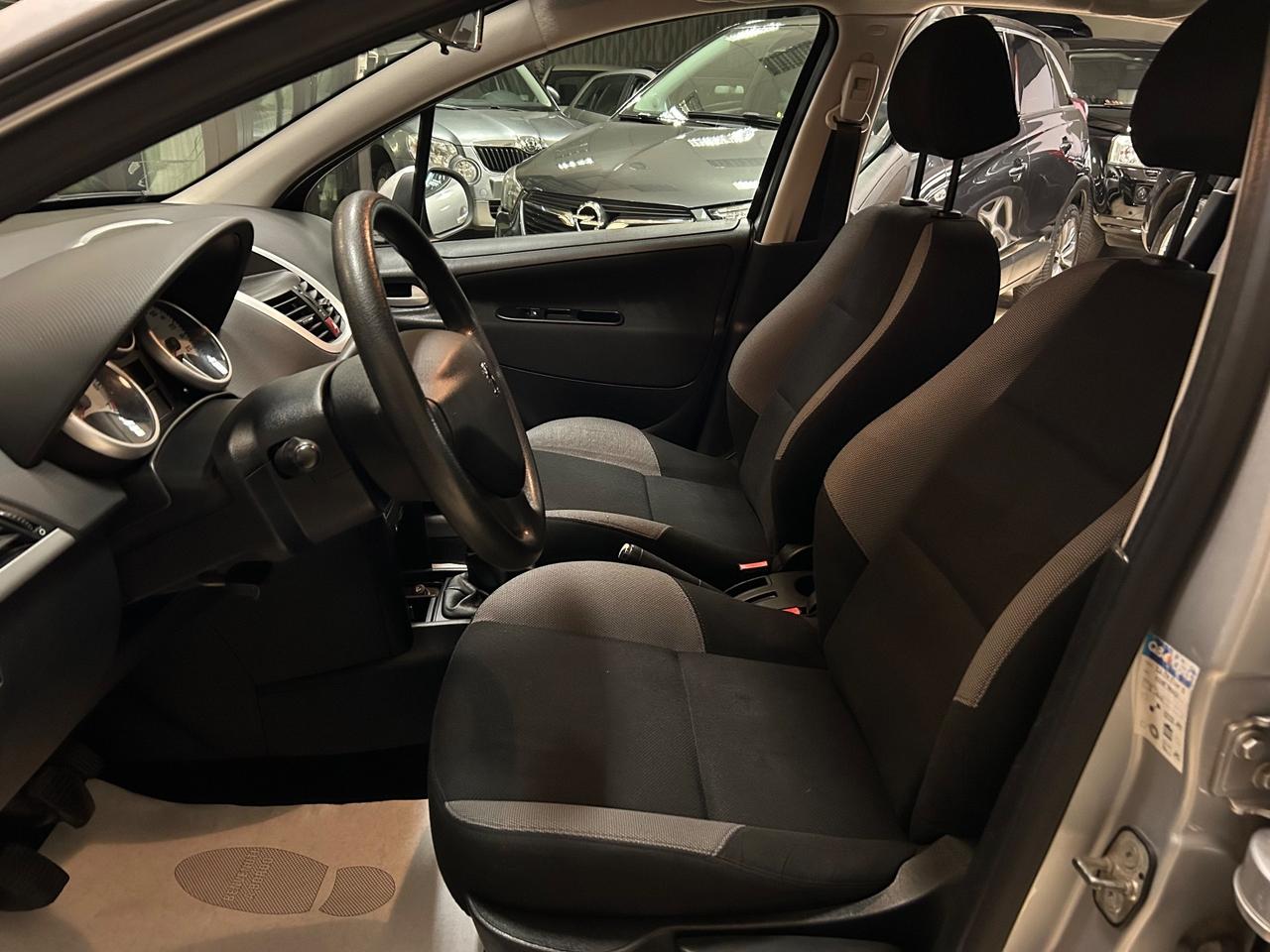 Peugeot 207 - 2008 1.4 benzina 88cv 171.000 KM