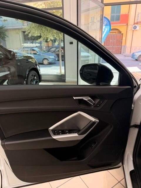 Audi Q3 SPB 40 TDI quattro S-LINE Tetto