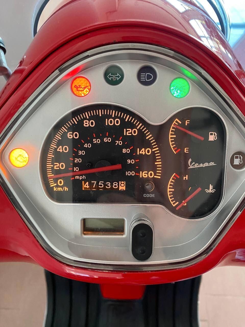 Piaggio Vespa 300 GTS