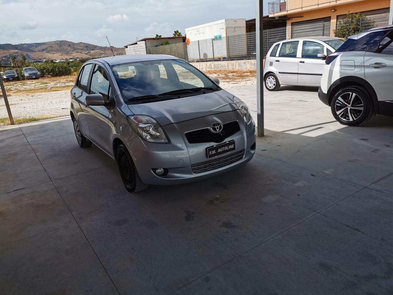 Toyota Yaris 1.3 2010