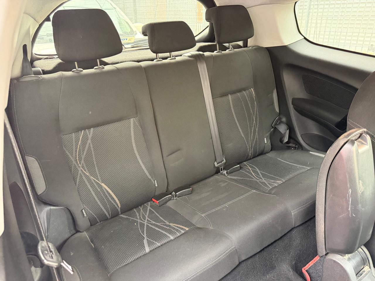 Peugeot 208 1.4 HDi 68 CV 3 porte - 2013 euro5