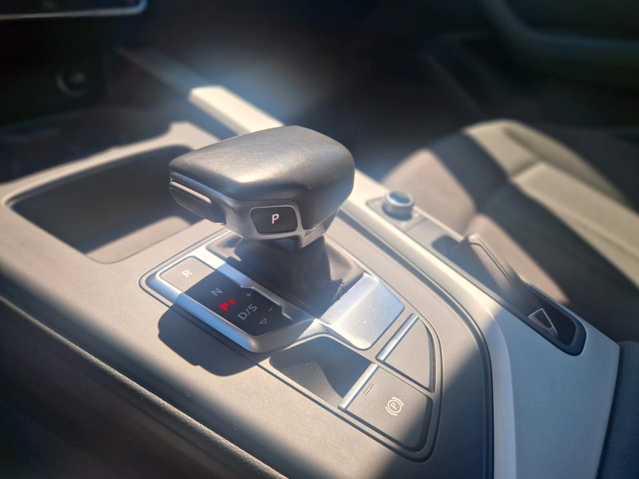 Audi A4 Avant 30 TDI/136 CV S tronic S line edition