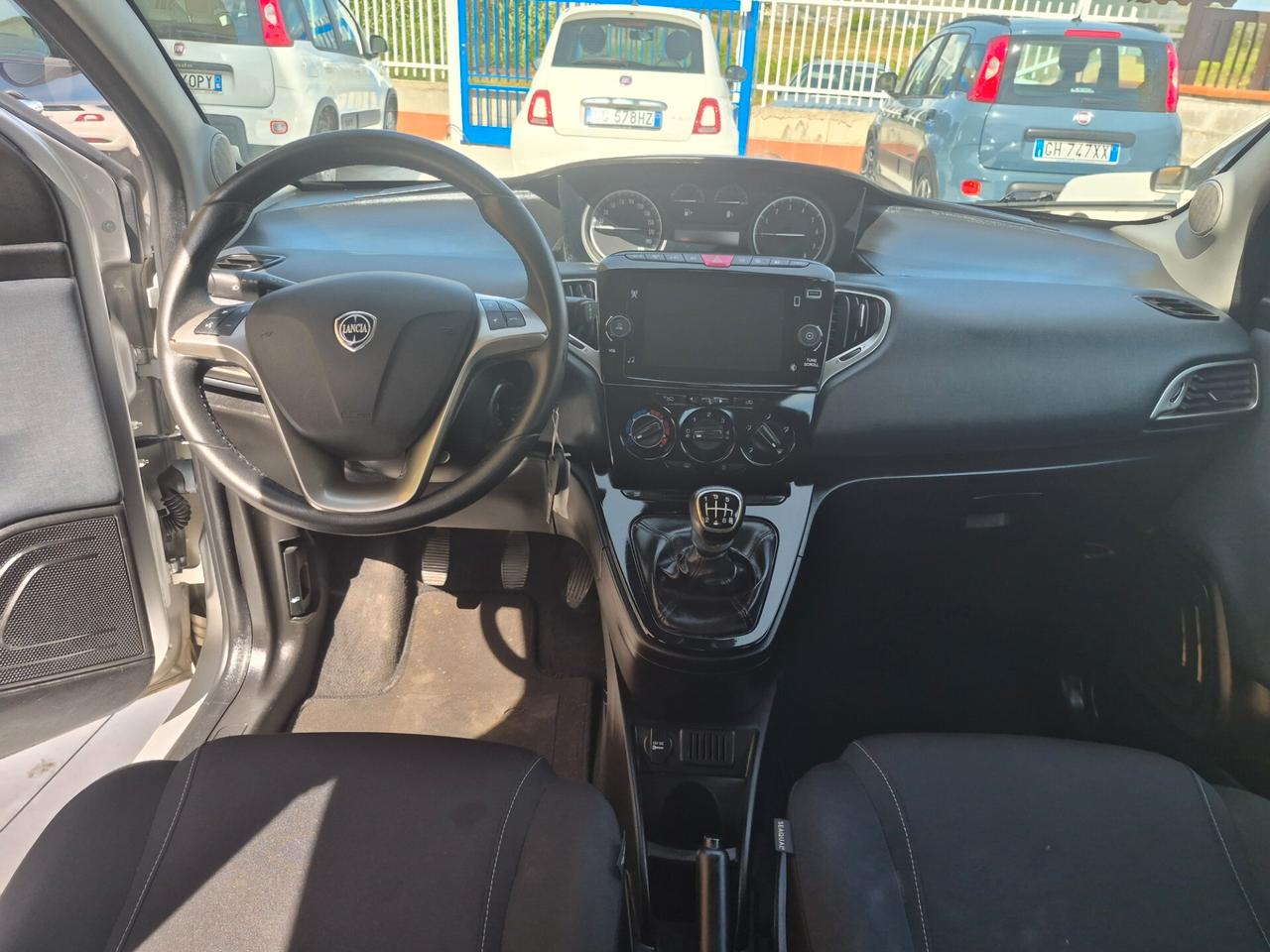 Lancia Ypsilon 1.0 FireFly 5 porte S&S Hybrid Ecochic Silver