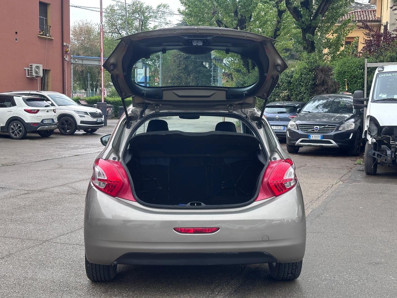 Peugeot 208 1.2 VTi 82 CV 5porte Allure Gpl