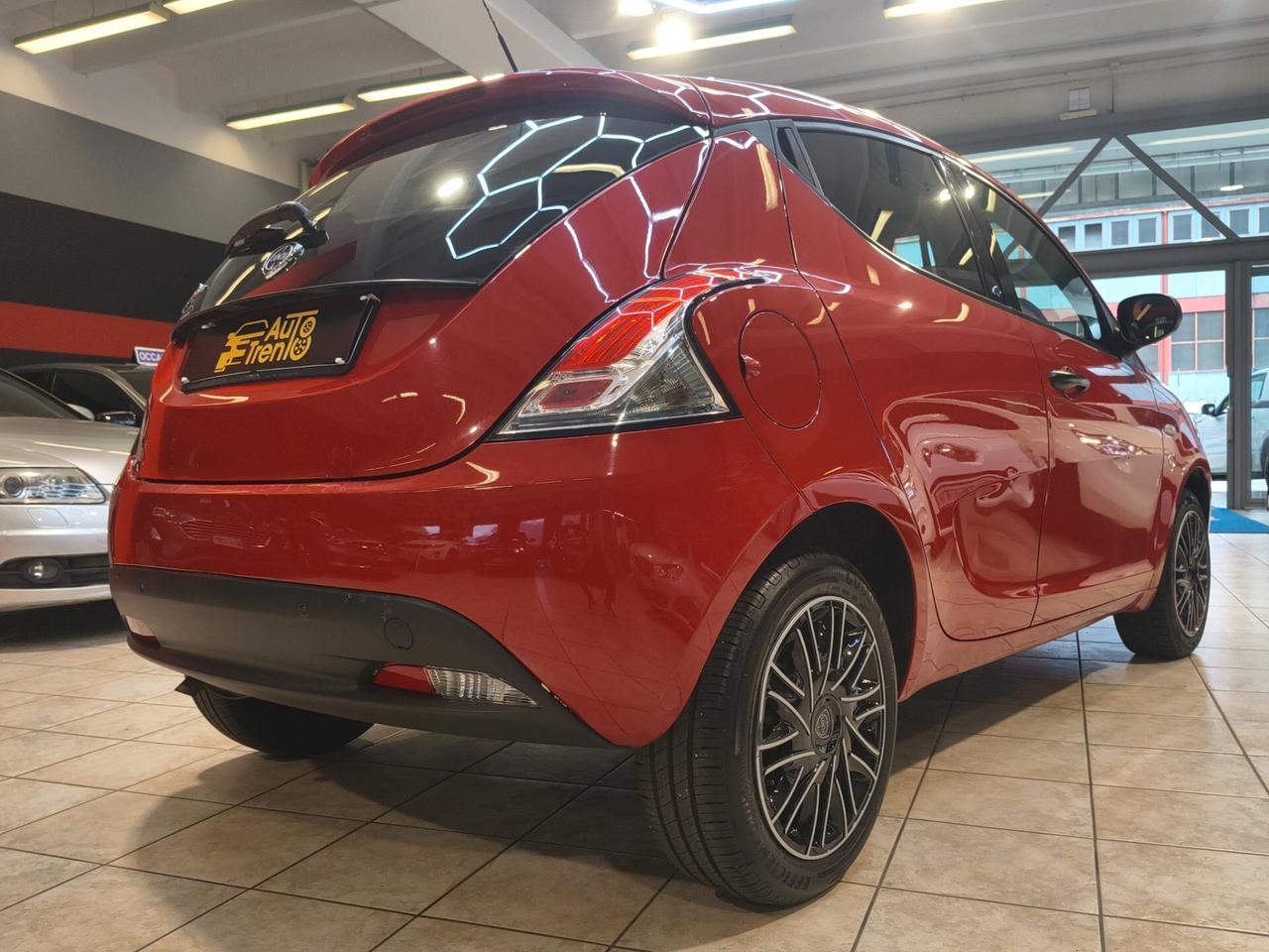 Lancia Ypsilon 1.2 69 CV 5 porte S&S Gold