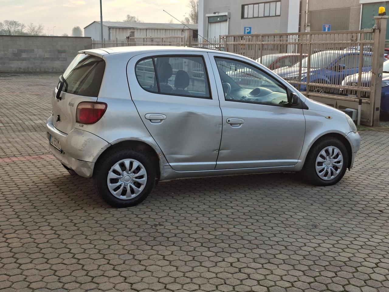 Toyota Yaris 1.3 Sol *EURO 4*