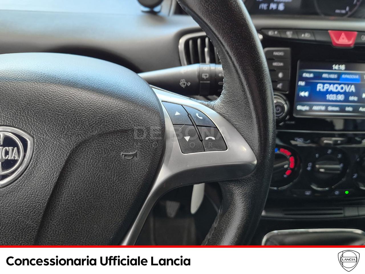 Lancia Ypsilon 1.2 silver 69cv