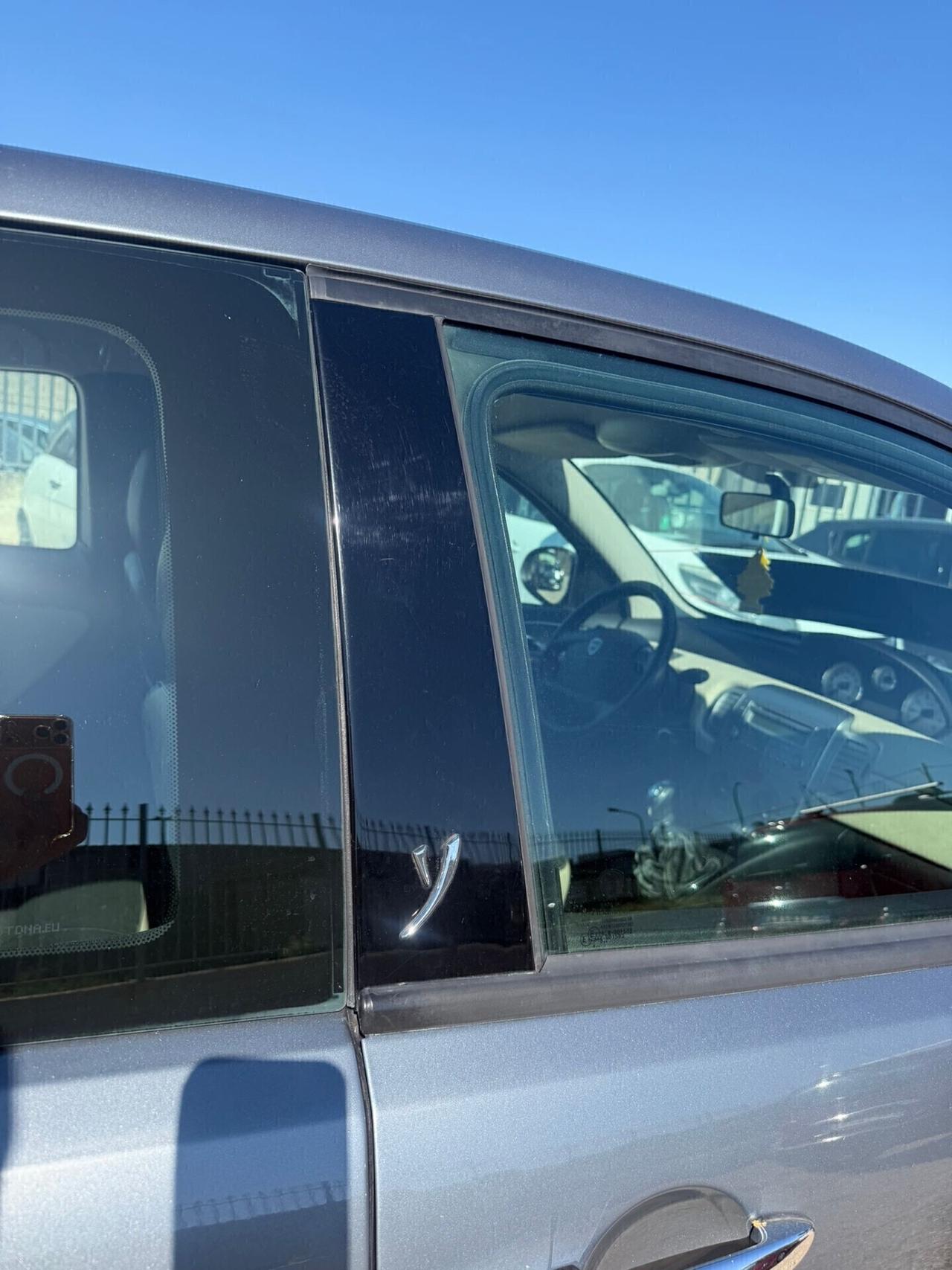 Lancia Ypsilon 1.2 69 CV Argento