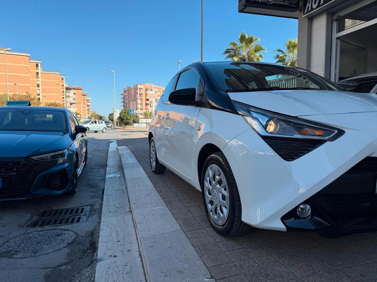 Toyota Aygo Connect 1.0 72 CV 5p 9000KM!!!