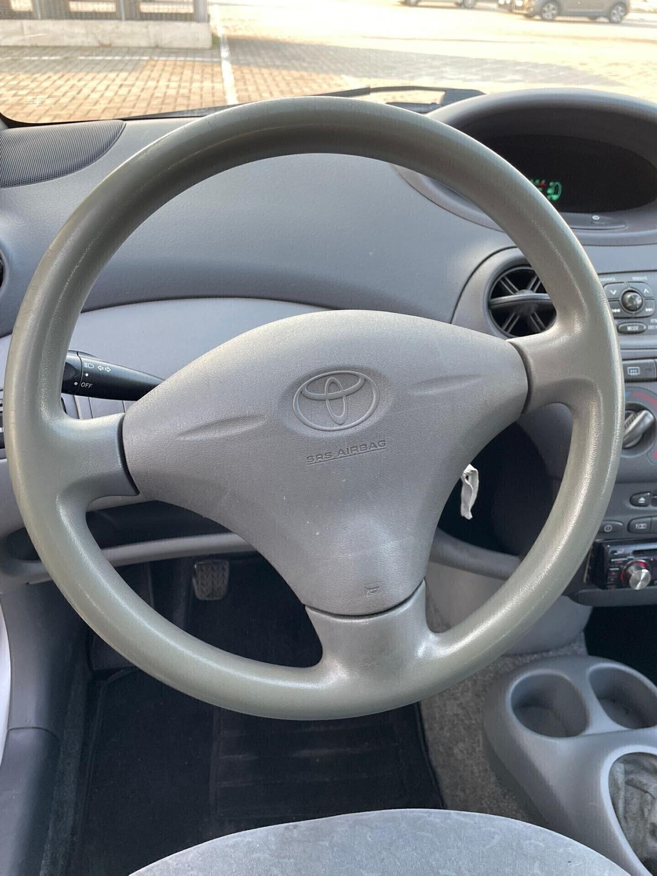 Toyota Yaris 1.0i 16V cat 5 porte Sol OK NEOP.