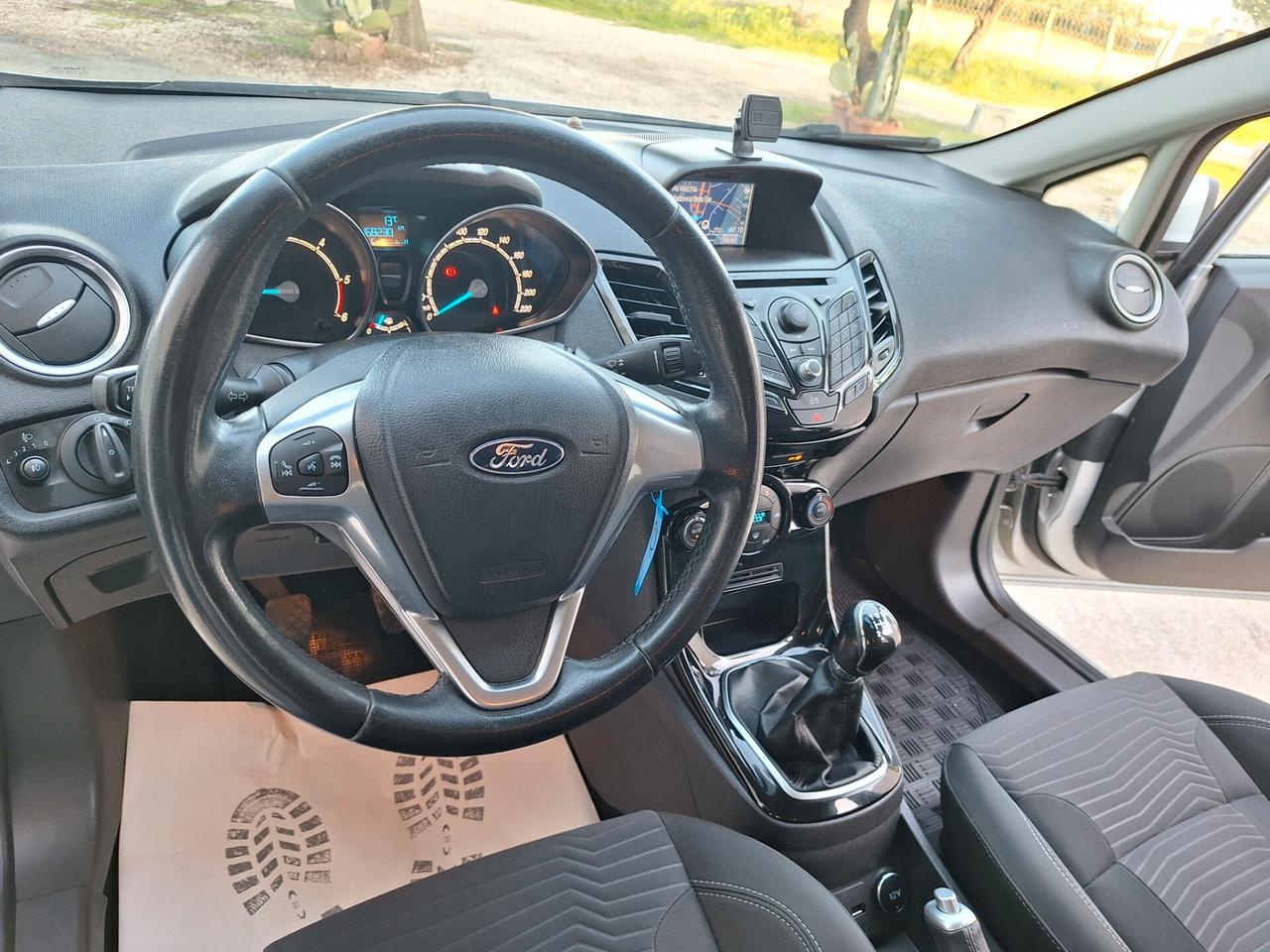 Ford Fiesta 1.5 TDCi 75CV 5 p NAVI Titanium