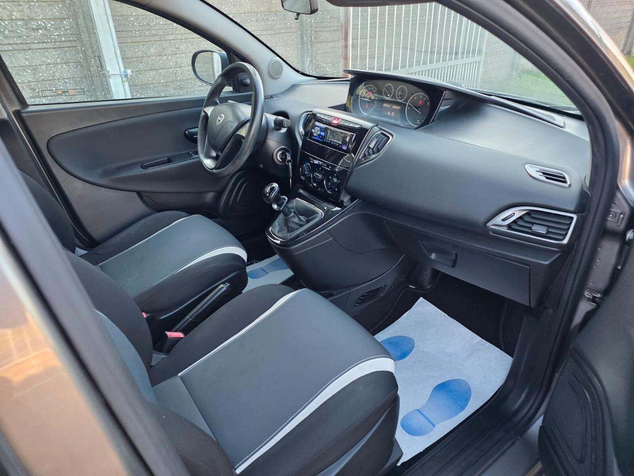 Lancia Ypsilon 1.2 69 CV 5 porte Elle