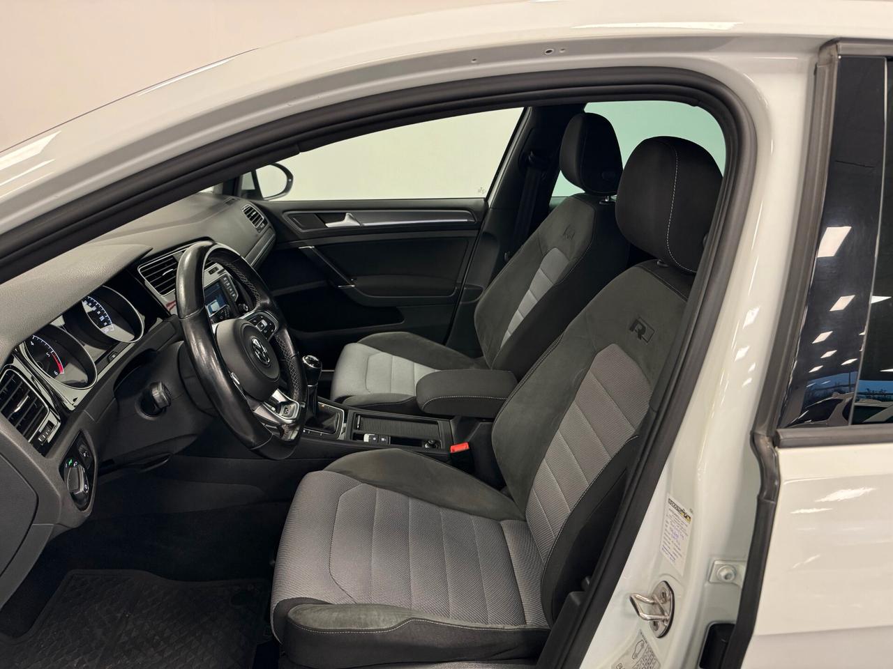 Volkswagen Golf 2.0 TDI 5p. Sport Edition R LINE BlueMotion Tech.