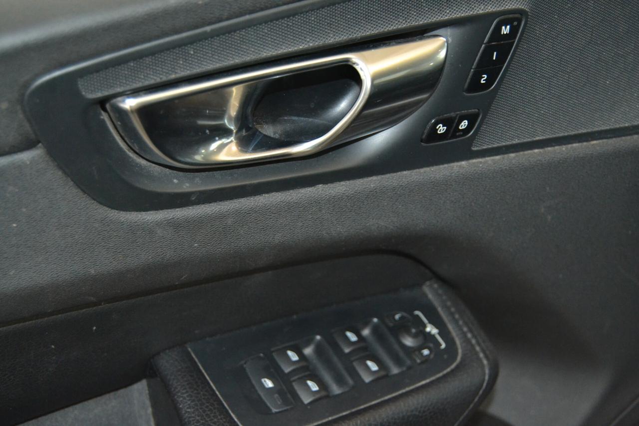 Volvo XC60 2.0D AWD Auto/navi/Pelle/led/KMDOC