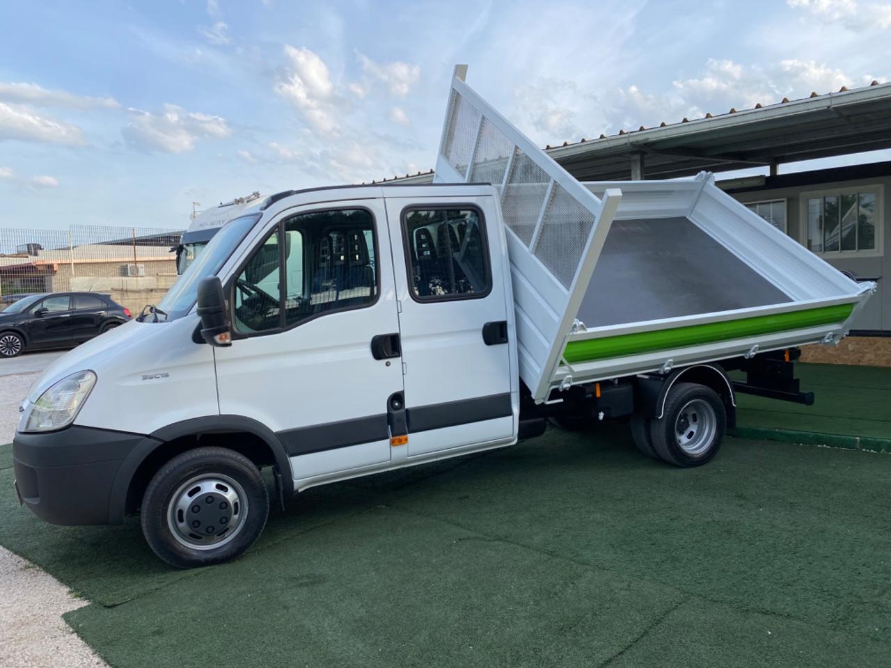 Iveco Daily 35C15 Posti 7 Ribaltabile Trilaterale