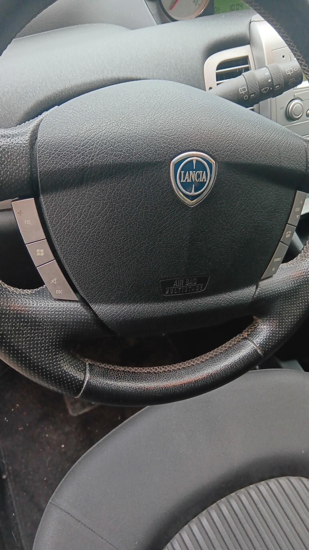 Lancia Ypsilon 1.2 Argento