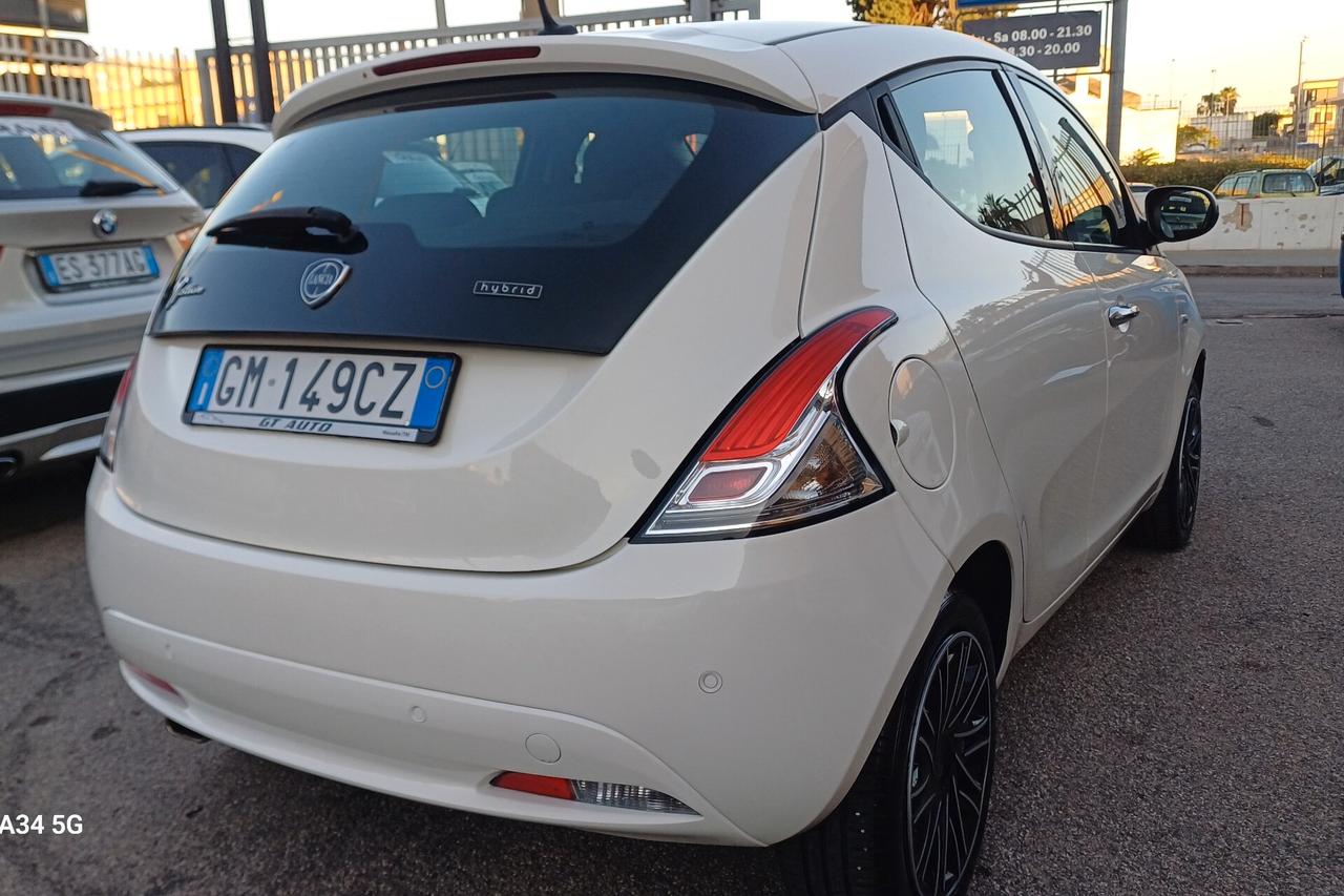 Lancia Ypsilon 1.0 FireFly 5 porte S&S Hybrid Gold Plus