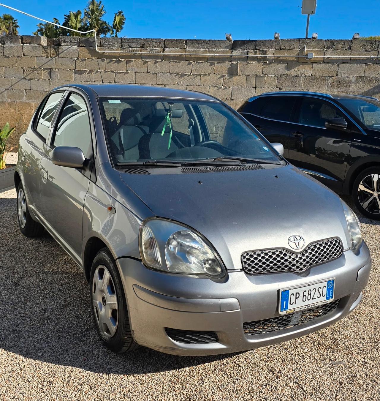 Toyota Yaris 1.0i 16V cat 5 porte Sol