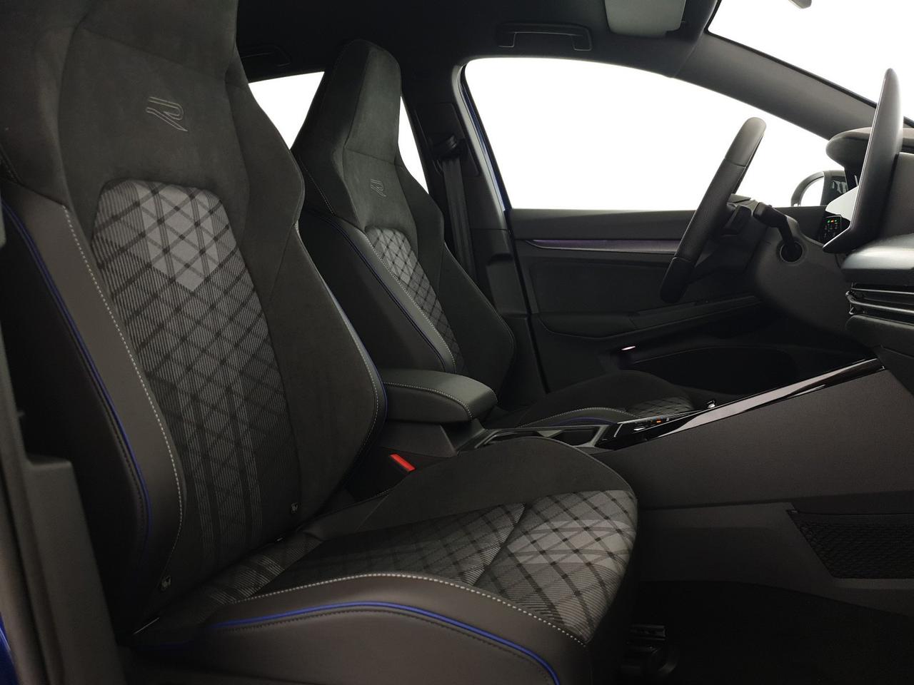 Volkswagen Golf 2.0 tdi r-line plus 150cv dsg