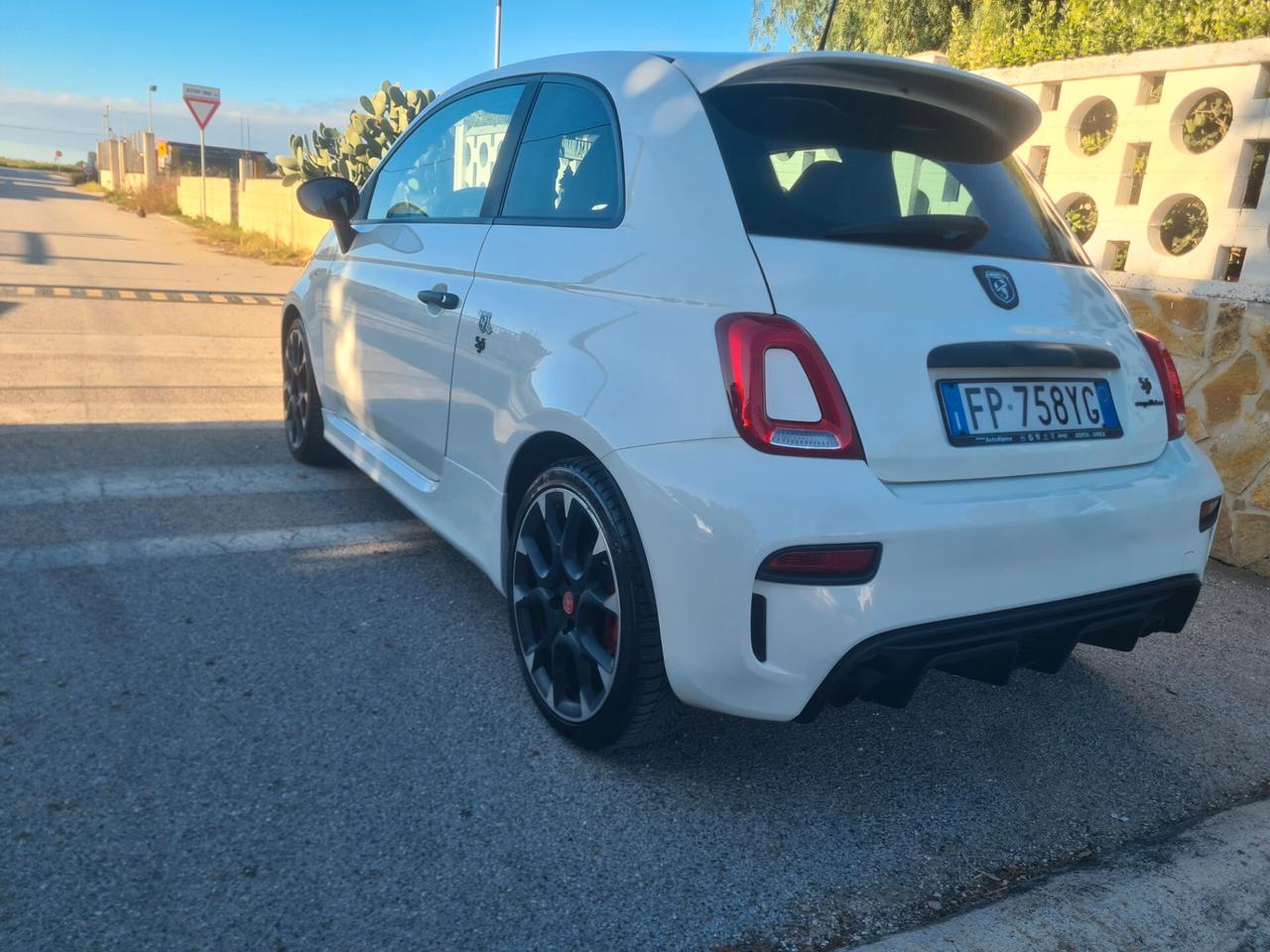 Abarth 595 1.4 Turbo T-Jet 180 CV Competizione