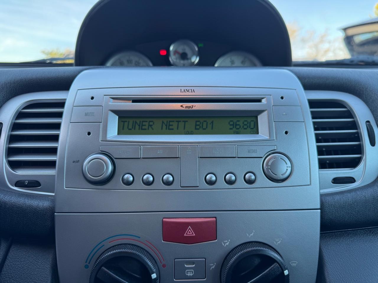 Lancia Ypsilon 1.2 Platino NEOPATENTATI