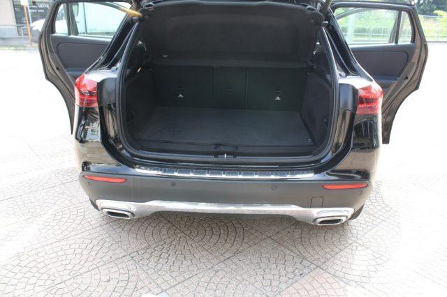 MERCEDES-BENZ GLA 180 Automatic Progressive Advanced