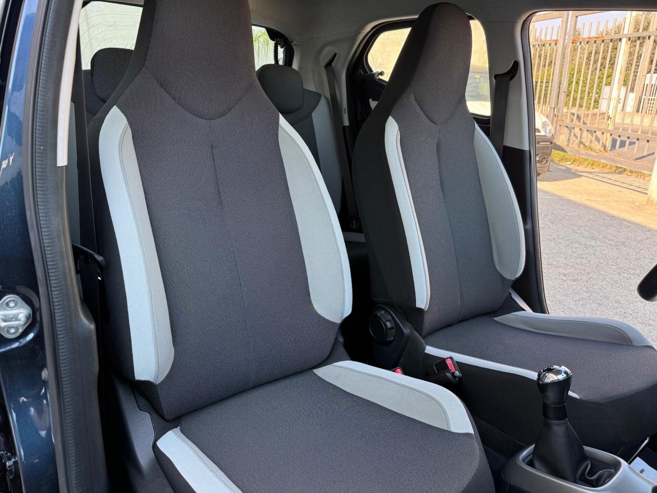 Toyota Aygo 1.0 VVT-i 69 CV 5 porte x-cool